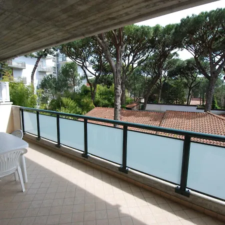 Lägenhet Locazione Turistica Pineta Verde.2